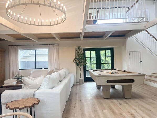 Game room - Spacious & Luxurious 1-bedroom Ocean View Guesthouse in La Jolla (San Diego)