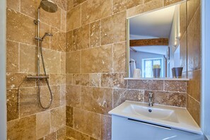 Hair dryer, towels - Le Pigeonnier - Piscine Privée et Jacuzzi (Thénac)