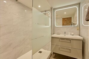 Hair dryer, towels - Le Four - Piscine Privée (Thénac)