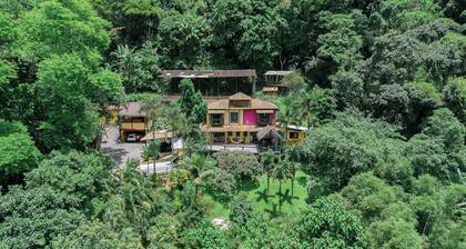 House 11/ family parties/ swimming pool/ waterfall/ fresh air/ home office/ pets/ wi fi