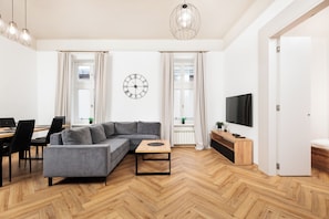 Appartamento Comfort, 2 camere da letto, non fumatori, vista città | 2 camere, ferro/asse da stiro, Wi-Fi gratuito, lenzuola