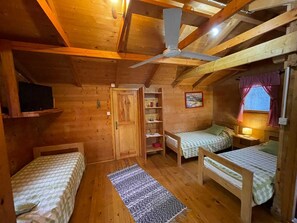 1 bedroom, WiFi, bed sheets - Eco House # 3 (Kaluđerac)