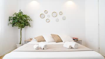 1 bedroom, bed sheets