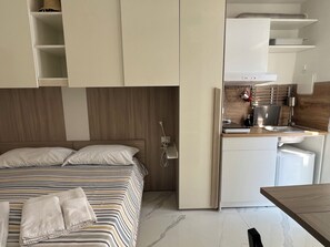 1 quarto, Wi-Fi de cortesia, roupa de cama