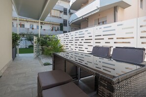 Outdoor dining - Sovramare - Sirena - One Bedroom Apartment, Sleeps 4 (Francavilla al Mare)