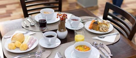 Free daily buffet breakfast