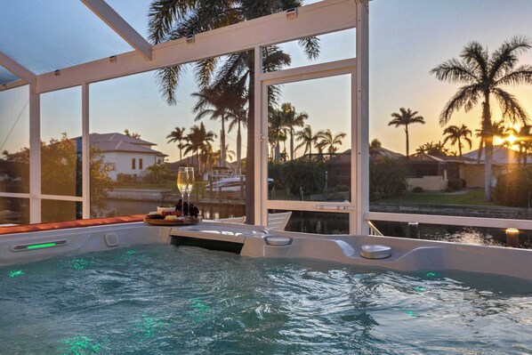 Indoor spa tub