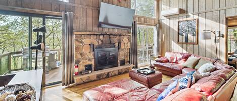 Smart TV, fireplace, ping pong