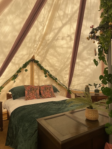 Cottage for 6 Guests in Woolton Hill