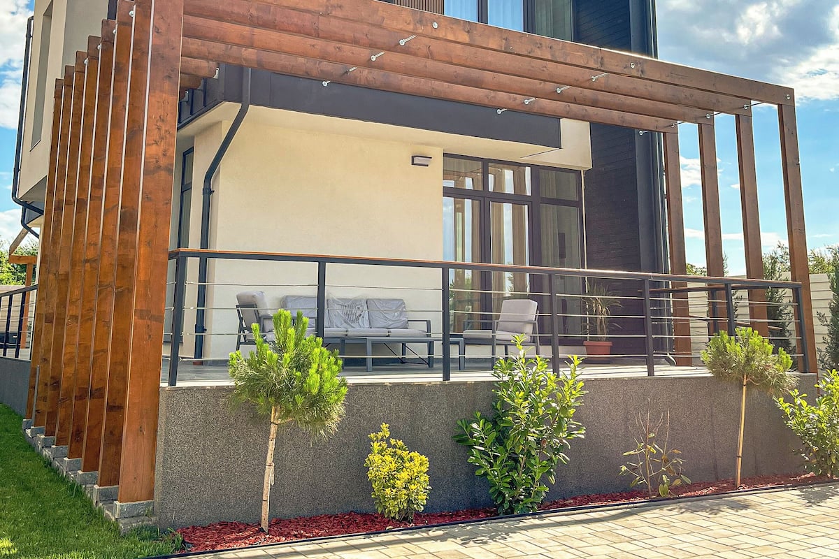 Luxury Villa, Patio, Lake View | Terrace/patio