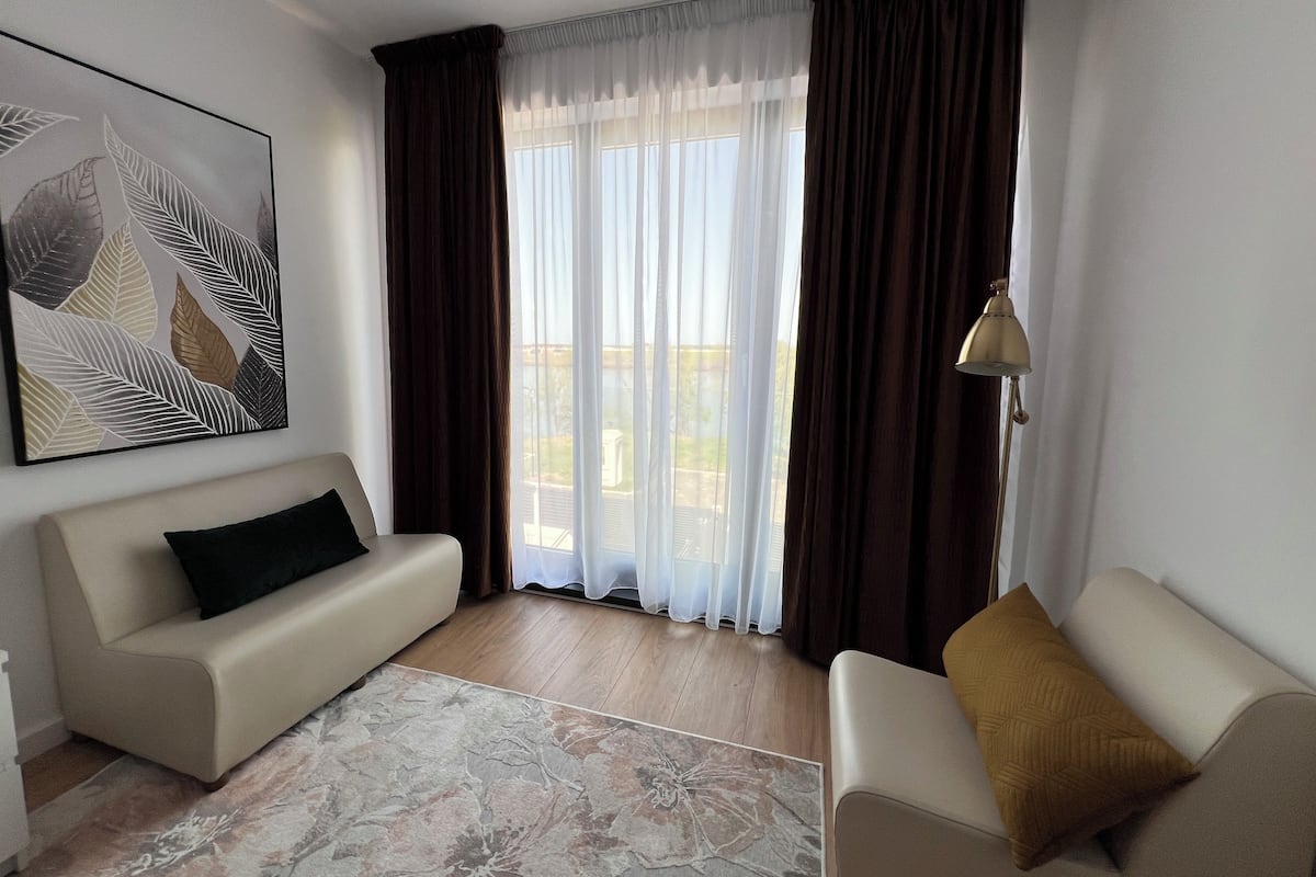 Superior Villa, Patio, Lake View