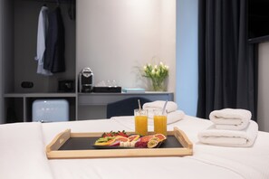 Comfort Δίκλινο Δωμάτιο (Double), Μπαλκόνι, Θέα στην Πόλη | Μίνι μπαρ, χρηματοκιβώτιο στο δωμάτιο, δωρεάν Wi-Fi, κλινοσκεπάσματα 