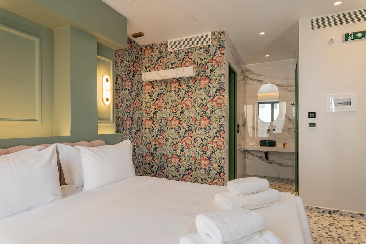 Superior Double Room, Balcony | In-room safe, free WiFi