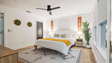 3 bedrooms, desk, free WiFi, bed sheets