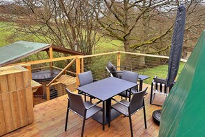 Chalet | Outdoor dining - 1 Bedroom Chalet in Hoath, No Deposit (Edenbridge)
