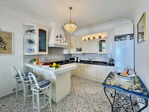 Apartment, 2 Bedrooms, Sea View | Private kitchen