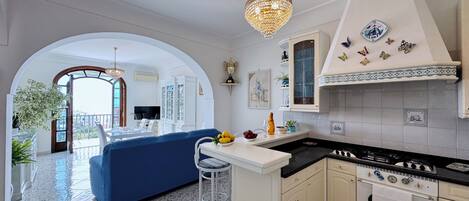 Apartamento, 2 habitaciones, vistas al mar | Cocina privada