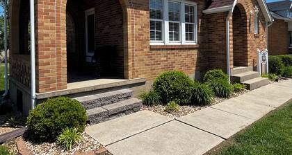 Charming 4-bedroom house in Hermann, MO. Walking distance to downtown venues.