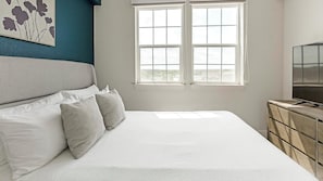 1 bedroom, desk, iron/ironing board, WiFi