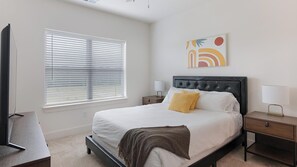 2 bedrooms, desk, iron/ironing board, WiFi