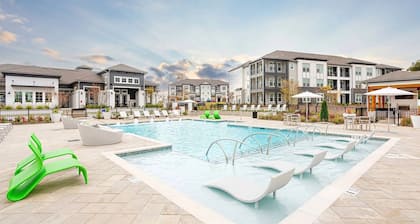 Landing at Velo Shelby Farms - 1 Bedroom in Cor...