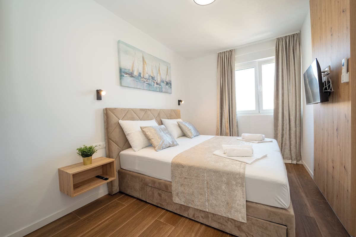 Apartamento Deluxe, 2 habitaciones, balcón | 2 dormitorios, wifi gratis, ropa de cama