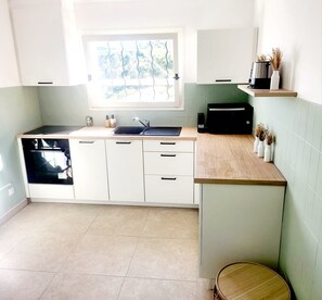 Fridge, microwave, oven, dishwasher