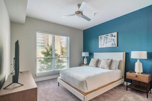 1 bedroom, desk, iron/ironing board, WiFi - Landing | Stunning 1BD, Gym, Pool (New Orleans)