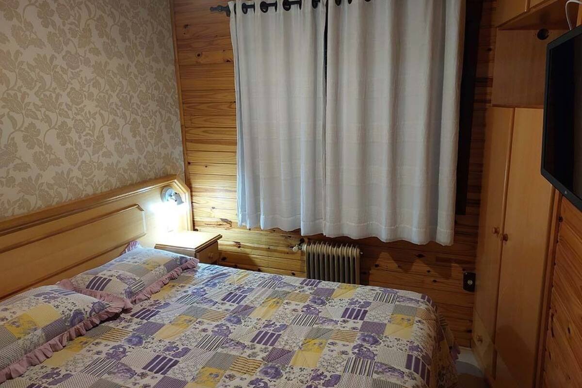 1 quarto, Wi-Fi de cortesia, roupa de cama