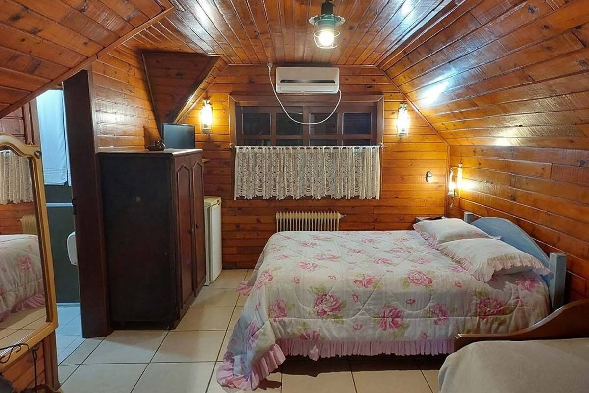 Cabana | 1 quarto, Wi-Fi de cortesia, roupa de cama