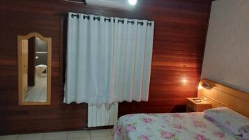 Apartamento luxo | Wi-Fi de cortesia, roupa de cama