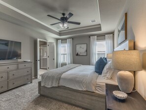 3 soverom, strykejern/-brett, wi-fi (inkludert) og sengetøy