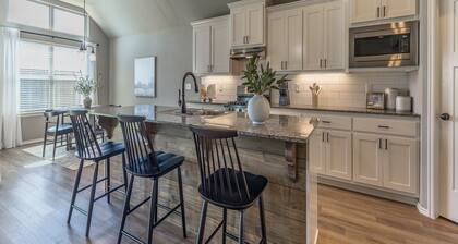 6017 Cozy Corner - Great Location!