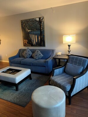 Smart TV, video games, computer monitors, printers - Best Resort Orlando- 2BD/2BA -close to Disney, Seaworld,  Universal, Convention (Orlando)