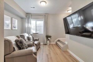 Smart TV - Charming 3-bedroom, 4 Bath Townhome in Arvada, CO (Arvada)