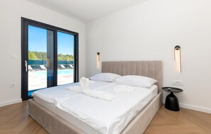 3 bedrooms, free WiFi, bed sheets