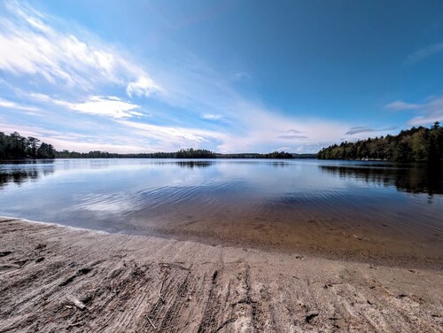 Fishing cabin, wildlife, walk to the pond, sleeps 5