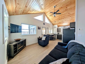 Télévision, cheminée