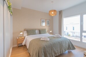 3 chambres, fer et planche à repasser, Wi-Fi gratuit, draps fournis