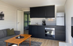 Fridge, oven, stovetop, dishwasher - 2 bedroom lovely home in ørsta (Ørsta)