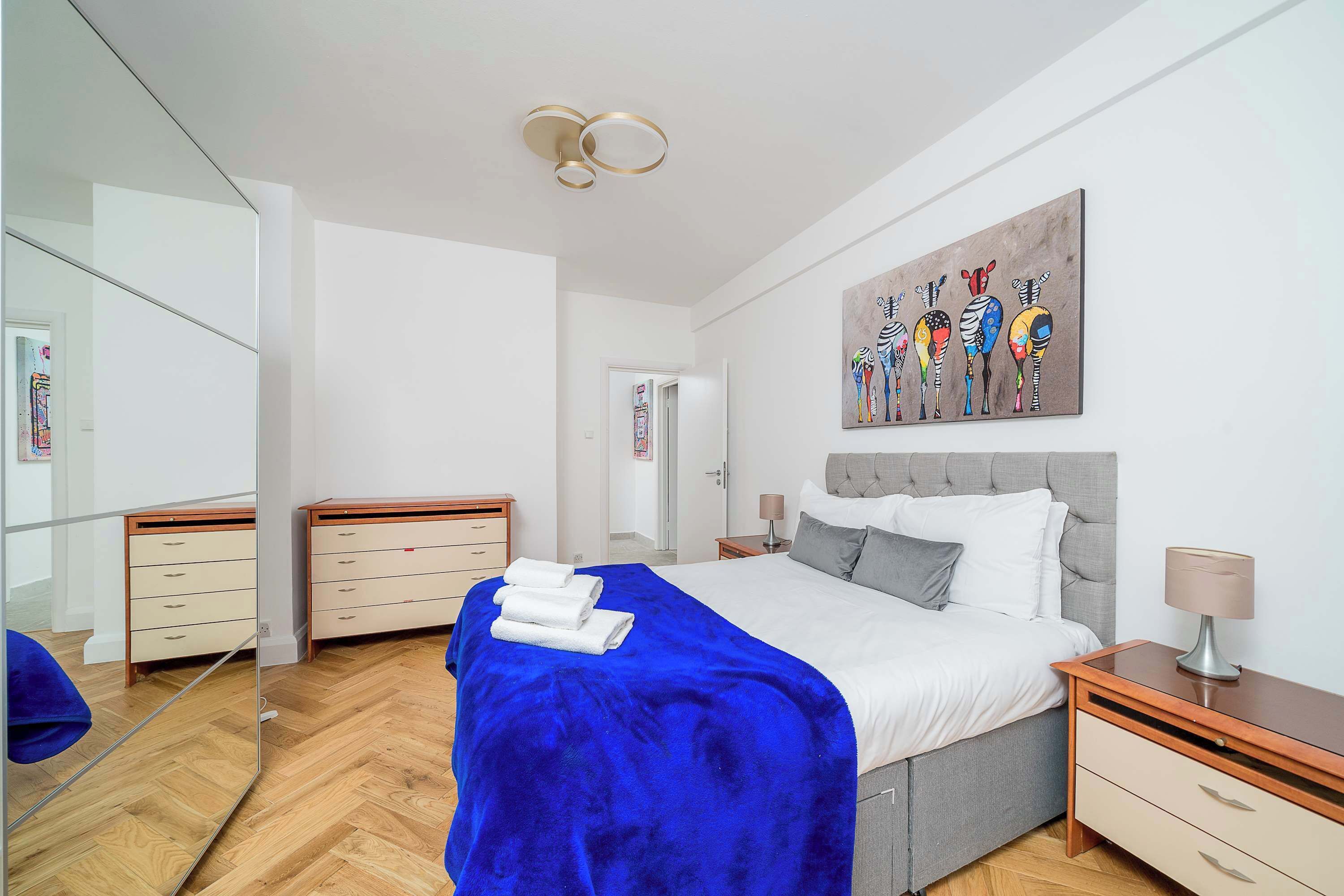 2 chambres, fer et planche à repasser, Wi-Fi, draps fournis