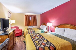 办公桌、笔记本电脑工作区、免费 WiFi