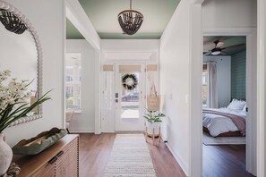 5 bedrooms, desk, iron/ironing board, travel crib