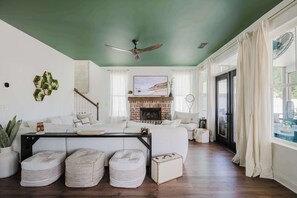 TV, fireplace, stereo, offices