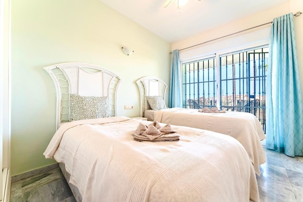 2 Schlafzimmer, Bügeleisen/Bügelbrett, WLAN, Bettwäsche