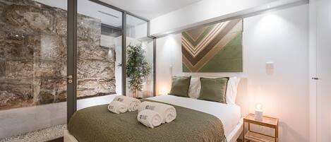 2 bedrooms, iron/ironing board, Internet, bed sheets