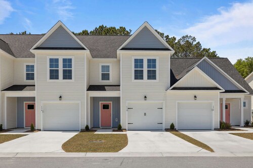 Modern Retreat Minutes to Emerald Isle Beach Villa