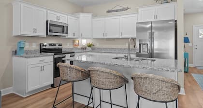 Modern Retreat Minutes to Emerald Isle Beach Villa