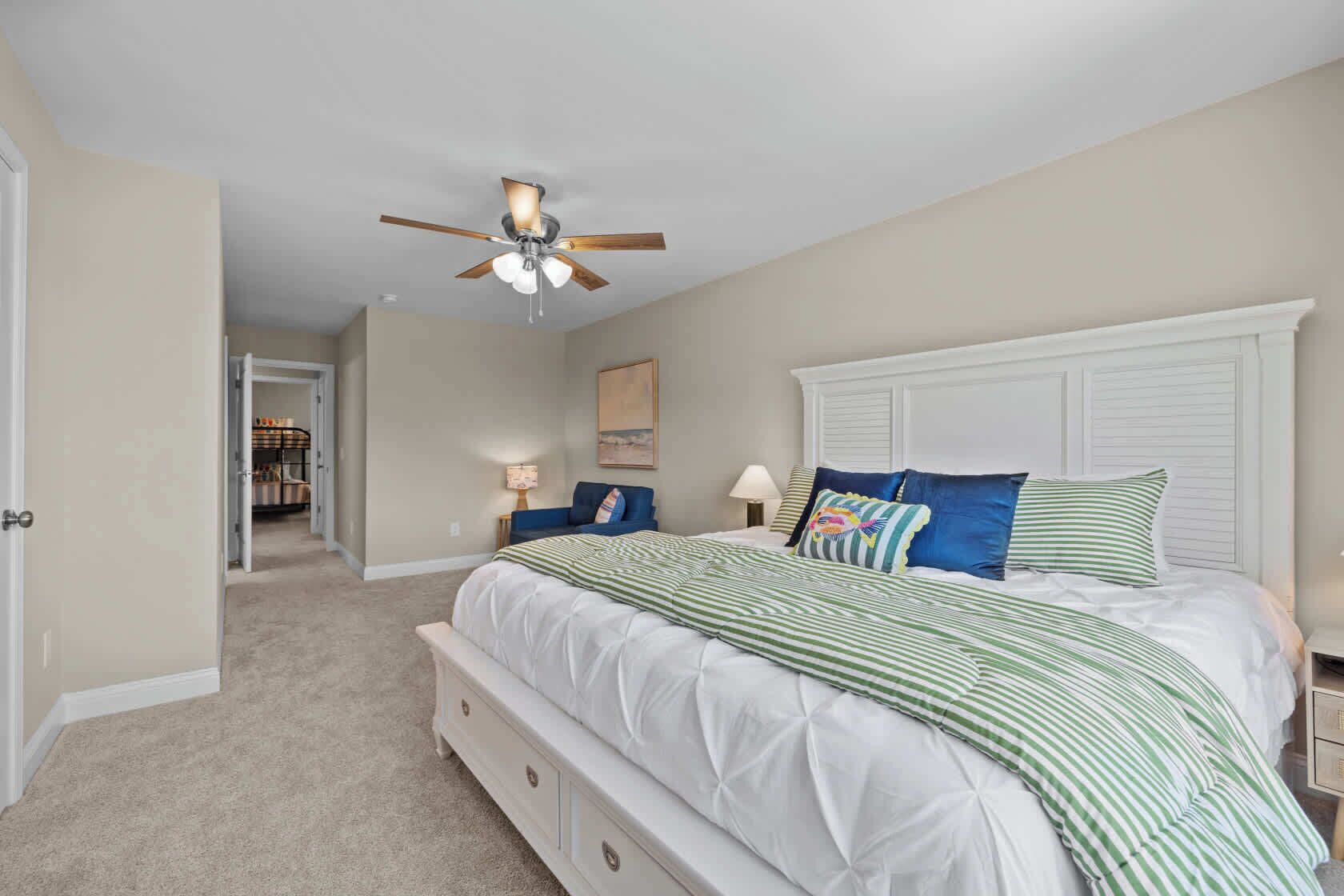 3 bedrooms, iron/ironing board, WiFi, bed sheets
