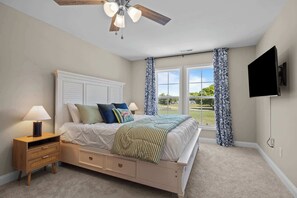 3 bedrooms, iron/ironing board, WiFi, bed sheets